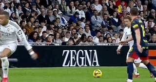 1740329861401013051.gif